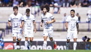 Pumas en celebración de gol en CU