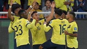 Ecuador celebra el gol ante Chile