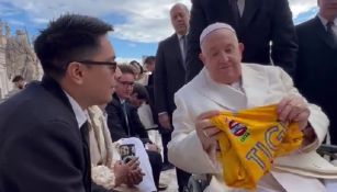 Papa Francisco recibe la playera de los Tigres 