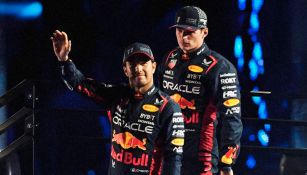 Pérez junto a Max Verstappen