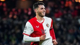 DT de Feyenoord destaca personalidad de Santi Giménez