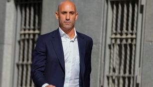 FIFA acusa que Luis Rubiales 'besó con fuerza' a jugadora inglesa en la Final del Mundial Femenil