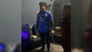 Aficionado de Tigres se hace viral tras destruir su televisión por la derrota en la Final