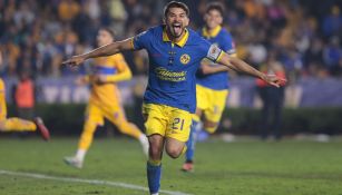 Henry Martín en celebración de gol con América