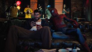 Bad Bunny cierra el 2023 en compañía de Spider Man, le salva la vida en video musical 