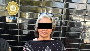 Detienen a mujer de 68 años, que quiso vender automóvil con papeles falsos