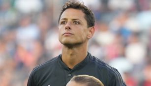 Carlos Salcido le da la bienvenida a Chicharito a Chivas