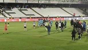 Imágenes de la gresca en la cancha del Cesena