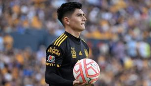 Loroña durante un partido con Tigres