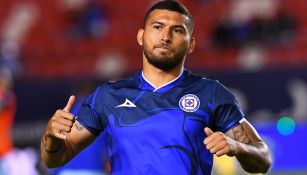 Juan Escobar 'lima asperezas' con Anselmi tras discusión en Cruz Azul