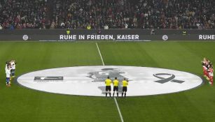Bayern Munich rindió tributo a Beckenbauer en su victoria sobre Hoffenheim