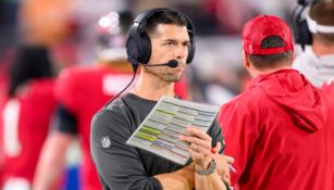 Dave Canales sigue de cerca las acciones de Tampa Bay Buccaneers