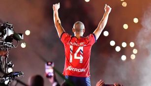 Chicharito durante su presentación con Chivas