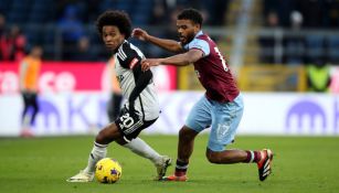 Fulham, sin Raúl Jiménez, empató a dos goles de visita ante Burnley