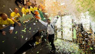 Borussia Dortmund celebra el regreso de Sébastien Haller tras ganar la Copa de África