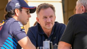 Christian Horner y Checo Pérez, en la pretemporada