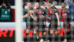 Bayer Leverkusen ganó sin brillo pero se encamina al título de Bundesliga