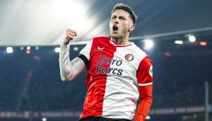 Ex del Real Madrid aconseja a Feyenoord vender de inmediato a Santiago Giménez