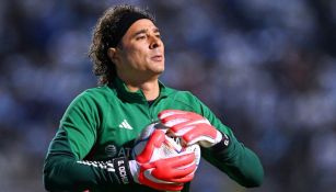 Guillermo Ochoa por encima del promedio mundial en atajadas a pesar de los mil goles recibidos