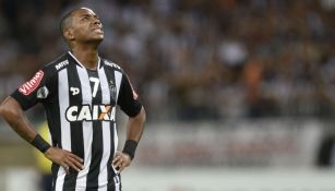 Autoridades de Brasil ratifican sentencia de nueve años de prisión a Robinho por violación