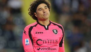 Presidente del Salernitana exhibe a Guillermo Ochoa: “Recibimos muchos goles en los últimos minutos”