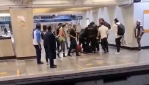 Reportan a mujer baleada afuera del Metro Bellas Artes