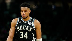 Giannis Antetokounmpo se perderá los tres juegos restantes de temporada regular por lesión