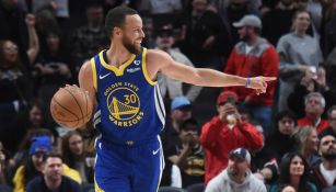 ¡Figura! Stephen Curry presume de gran puntería fuera de la NBA en el mini golf