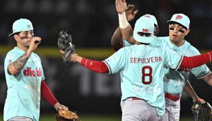 ¡Dominio escarlata! Los Diablos Rojos del México barren a los Pericos de Puebla en la serie inaugural