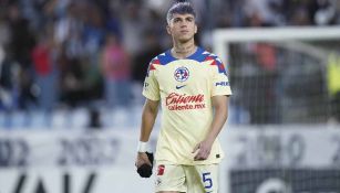 Kévin Álvarez al pendiente de su equipo tras salir de su operación