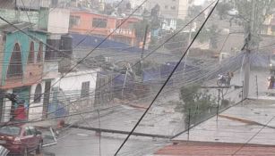 Se forma tornado en Toluca y deja varios daños materiales 