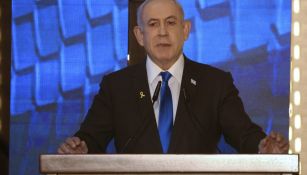 El primer ministro israelí, Benjamin Netanyahu, se dirige a una ceremonia que conmemora el Día de los Caídos en las guerras de Israel y las víctimas de los ataques en el cementerio militar Monte Herzl de Jerusalén