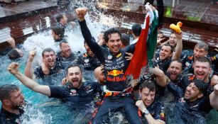 El piloto azteca se queda en Red Bull por dos años más