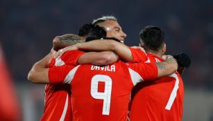 Chile golea 3-0 a Paraguay en su último amistoso antes de la Copa América