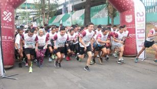 Festejan a los padres con carrera-caminata de ascenso en la colonia Gabriel Hernández