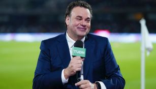 David Faitelson explota contra aficionados de Diablos Rojos: 'Parece que van al antro'