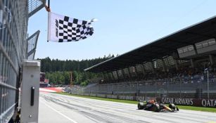 Verstappen superó a los McLaren y se llevó la sprint en Austria; Checo Pérez fue octavo