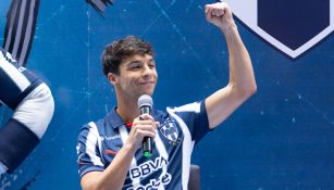 Oliver Torres fue presentado con Rayados 