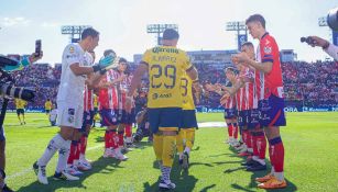 ¡Homenaje al campeón! Atlético de San Luis hace pasillo a América en la J1