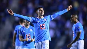 ¡Con el pie derecho! Cruz Azul vence por la mínima a Mazatlán con gol en el agregado