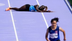 Se repite la historia: Lucia Moris se lesiona en prueba de atletismo de París 2024