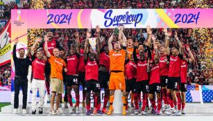 Bayer Leverkusen remonta y se lleva la Supercopa de Alemania 