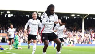 Fulham vence al Leicester City y suma su primer triunfo de la temporada; Raúl Jiménez jugó 11 minutos