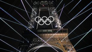 Aros olímpicos permanecerán en la Torre Eiffel tras decisión de la alcaldesa de París