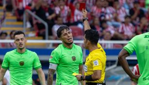 Carlos Salcedo con penal y expulsión en sus primeros dos juegos con Juárez