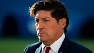 'Checo' Pérez felicita a Iván Zamorano por ser incluido en el Salón de la Fama del Futbol 2024