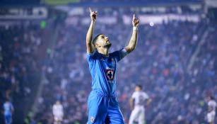 Cruz Azul vence a las Chivas 