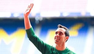 Claudio Bravo se ofrece a salir del retiro para volver al Barcelona