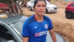 Aficionado del Cruz Azul rescata su auto