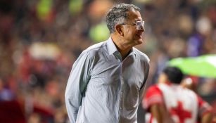 Aficionados de Xolos se rinden y le muestran su afecto a Juan Carlos Osorio 